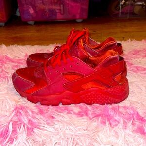 NIKE huaraches red